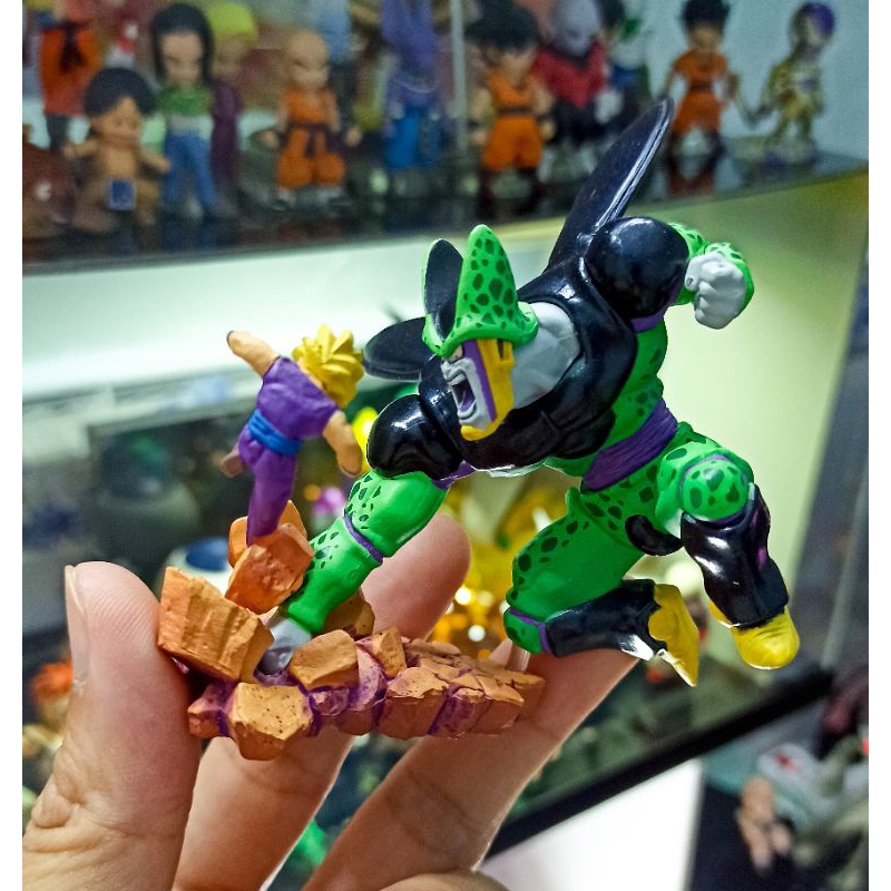 Mô hình Cell đấm Gohan Megahouse
