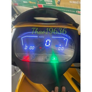 Đồng hồ điện tử Yaz
