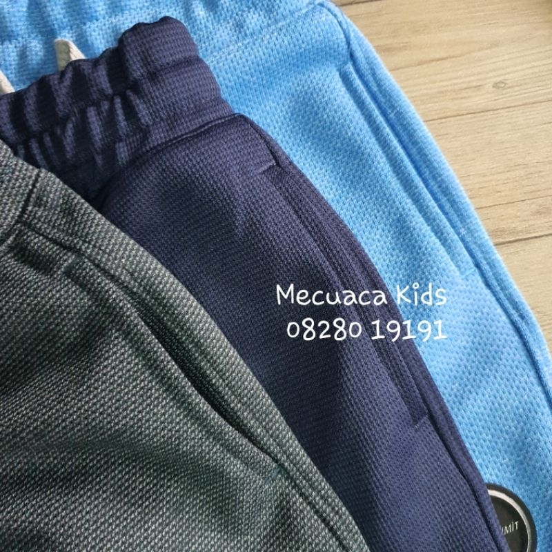 Quần sooc đùi màu trơn cho bé trai