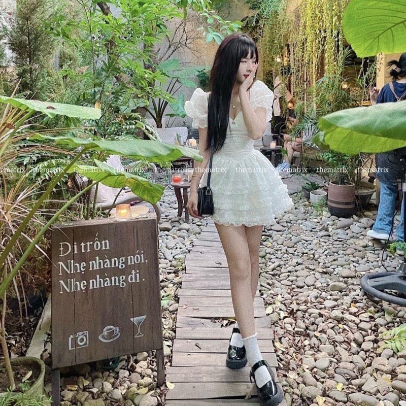 đâm peplum voan hoa trắng 3 tầng viền bèo tay phồng