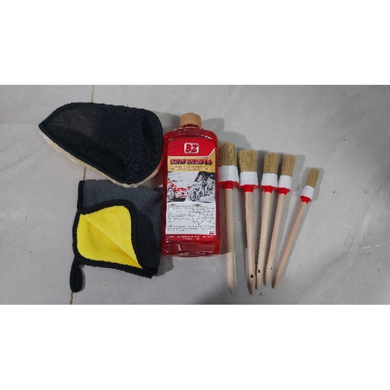Combo Rữa xe xà bông BZ kèm bộ cọ lông heo khăn lau 2 mặt