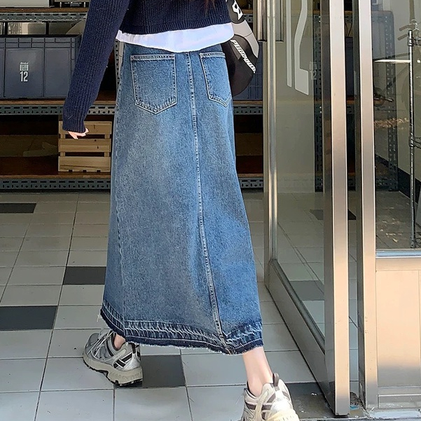 Chân váy jean cạp cao dài qua gối, chân váy dài tua gấu phong cách A25 | BigBuy360 - bigbuy360.vn