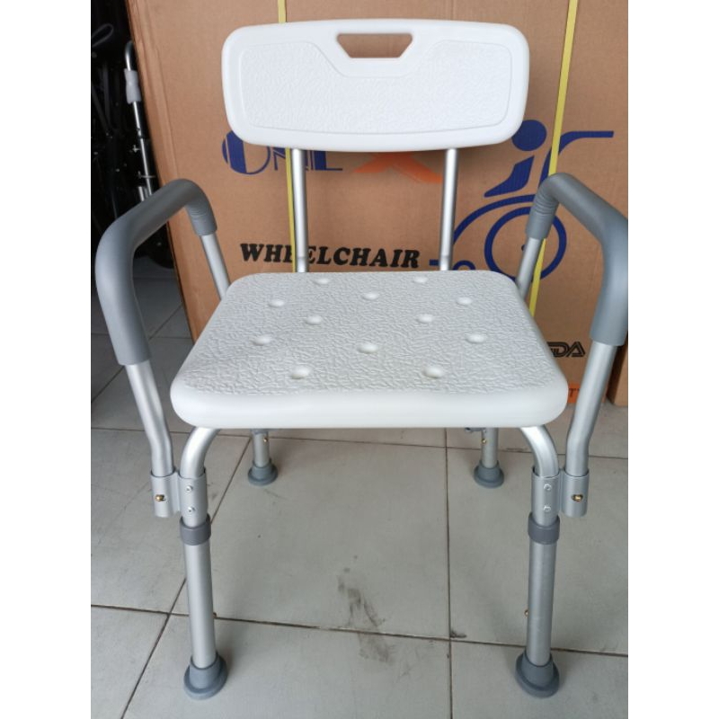 Ghế tắm vệ sinh người già