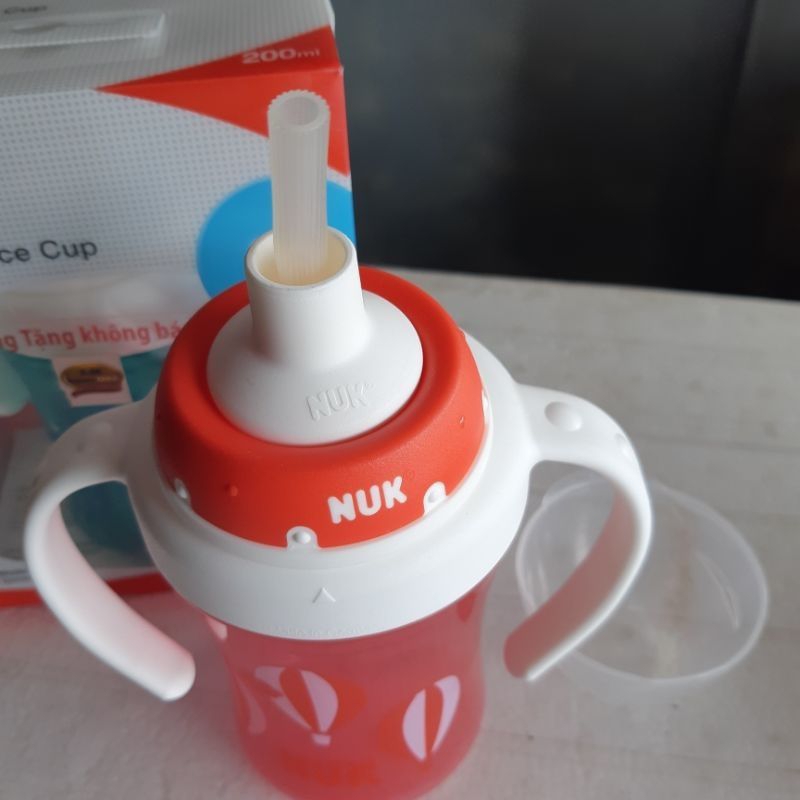 Bình tập uống nước cho bé Nuk - giao màu ngẫu nhiên