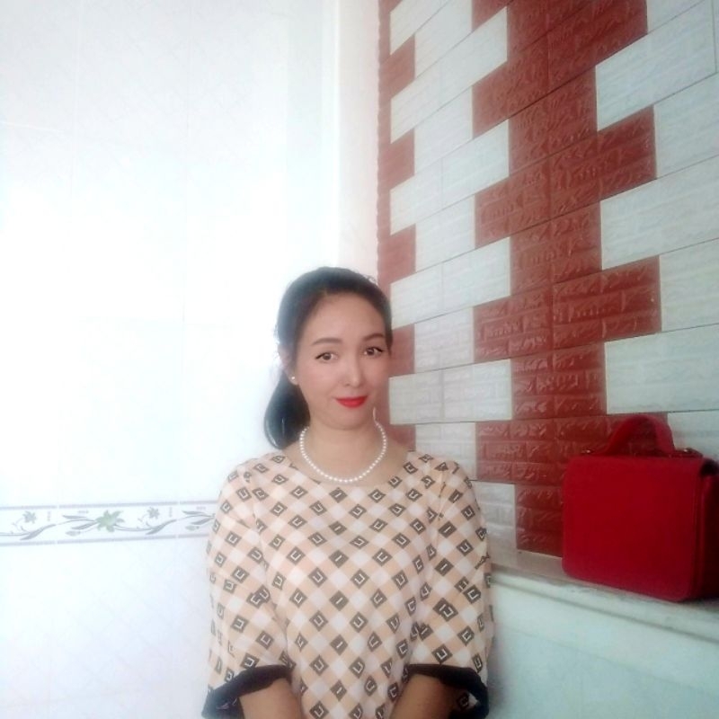 Áo kiểu tặng mẹ,  chất Lụa Mango, cân nặng từ  55 đến 63 kg