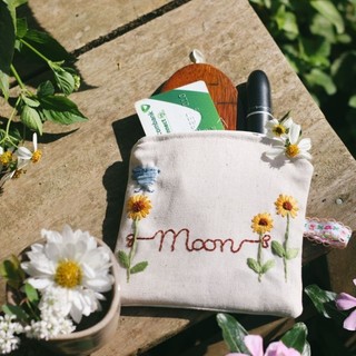 Ví cầm tay thêu hoa nhỏ nhắn xinh xắn chất liệu vải linen Hoa Hoè