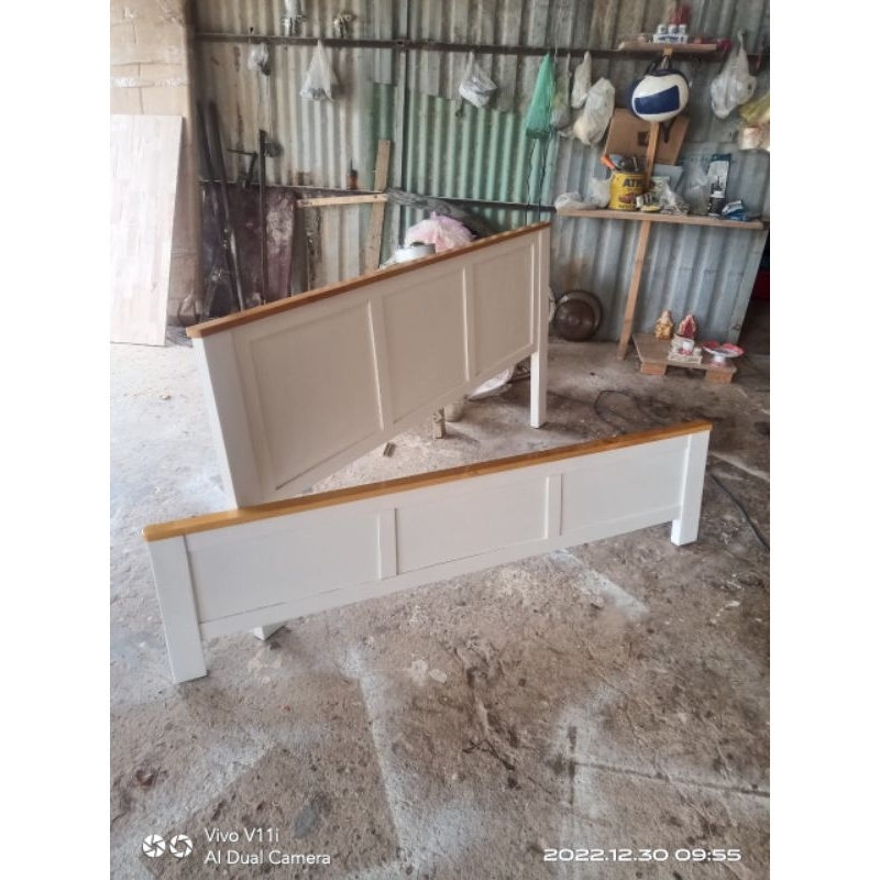 Giường gỗ thông 1m4x2m