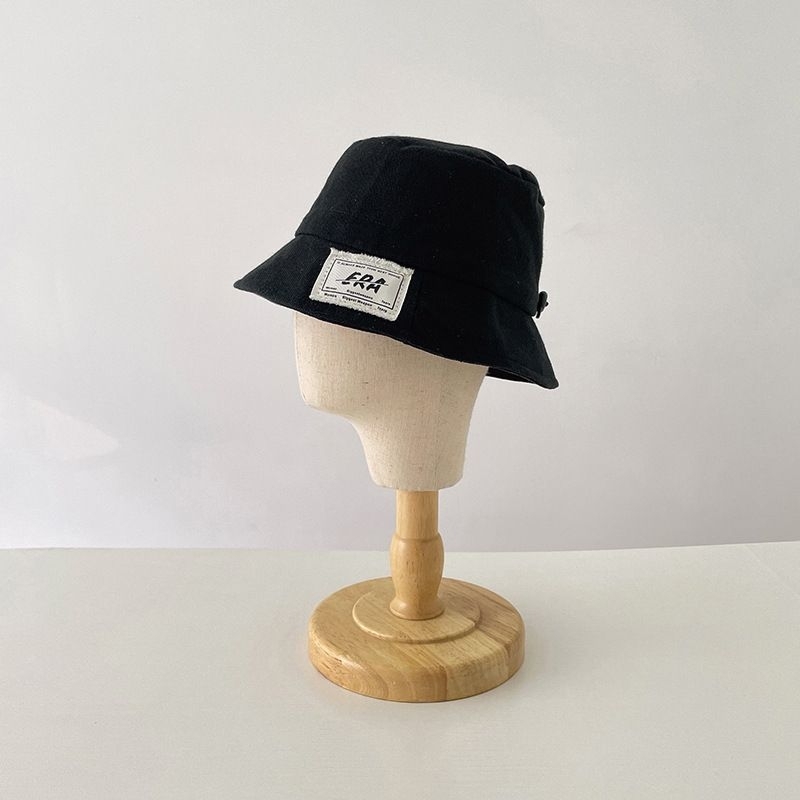 Mũ vành chất liệu kaki có dây rút chun dễ dàng điều chỉnh vòng đầu cho bé