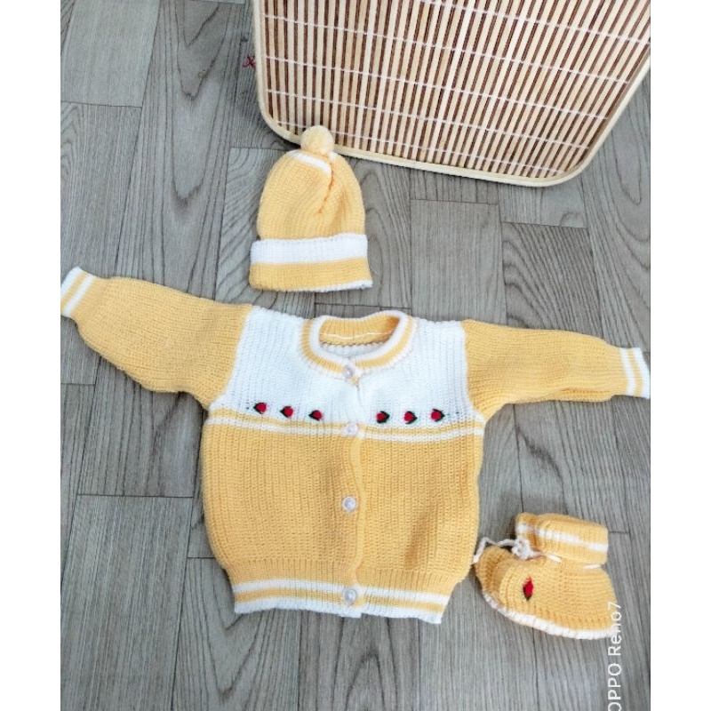Bộ áo Len  kèm mũ và tất cho bé sơ sinh- 5kg
