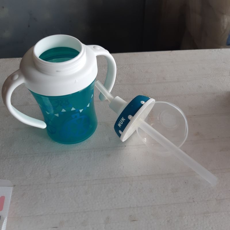 Bình tập uống nước cho bé Nuk - giao màu ngẫu nhiên