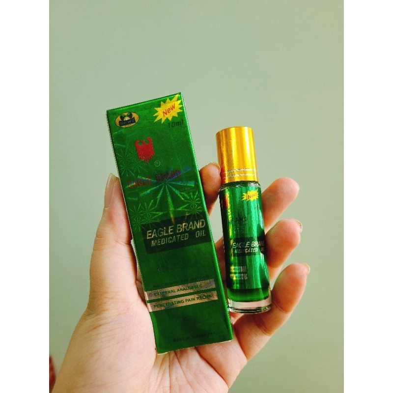 Dầu gió xanh con ó dạng lăn Singapore 10ml