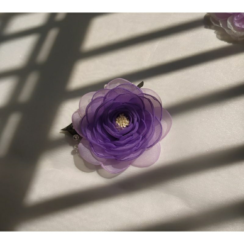 Hoa cài áo handmade Joli màu tím phối pha lê