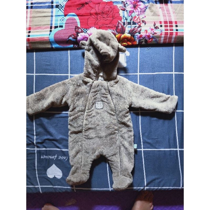 Pass bộ gấu cho bé dưới 3 tháng sai 3-5kg new 99%