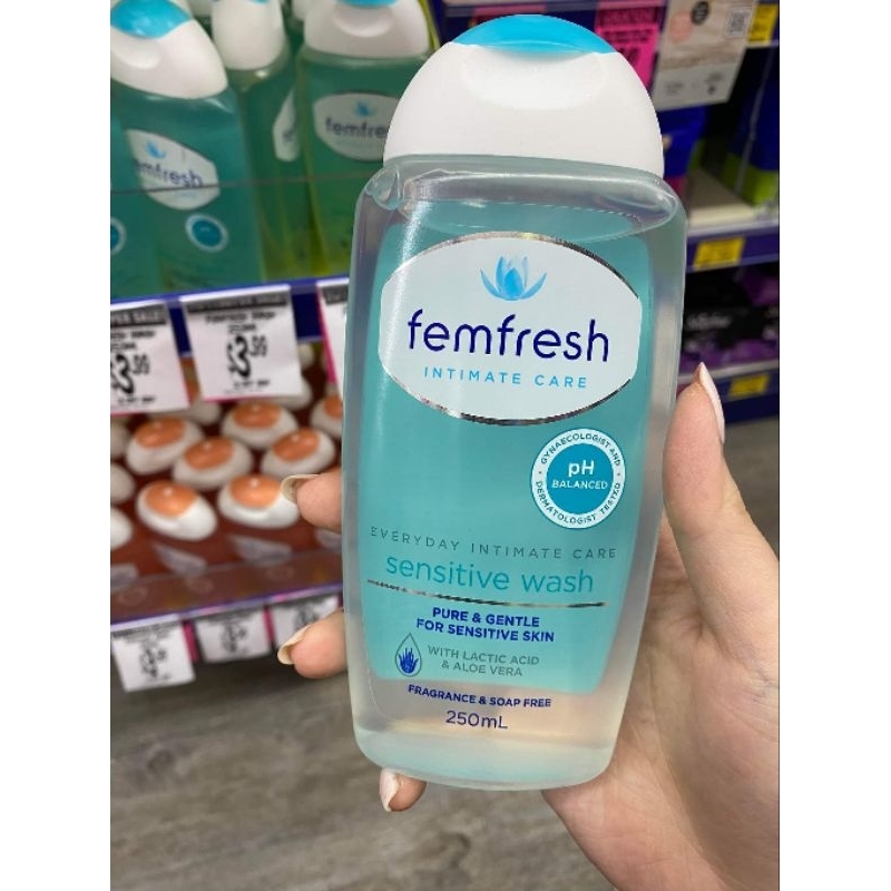 Khăn lau vùng kín bỏ túi femfresh