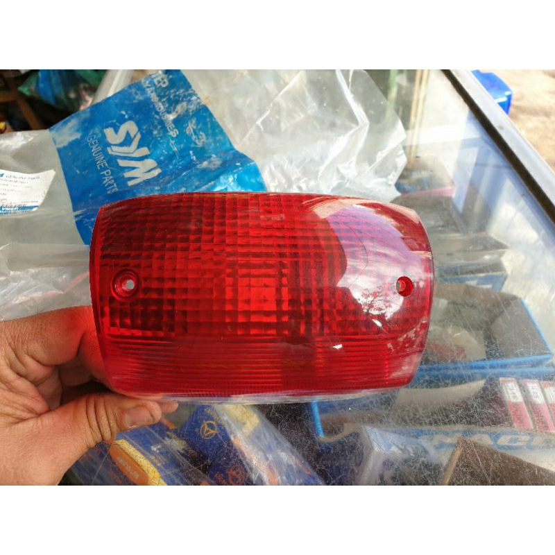 Nắp chụp đèn sau SYM Magic 100