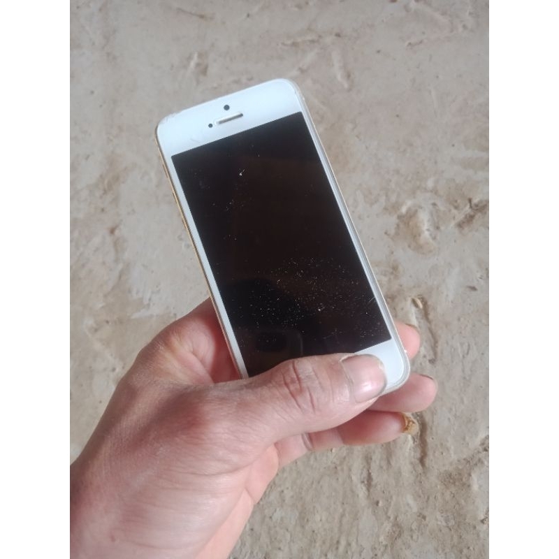 Xác điện thoại cũ 5s bị vô hiệu hóa.