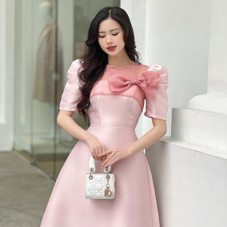 Váy thiết kế dự tiệc cổ vuông vai bồng chiết eo đính nơ kiêu kỳ M12 | BigBuy360 - bigbuy360.vn