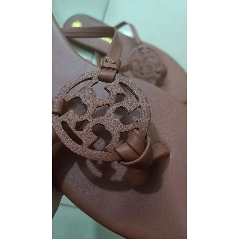 Xả kho- Dép kẹp đế bằng Tory xịn sò , dép xỏ ngón chất da thật, giá rẻ, mang hàng ngày, đi chơi