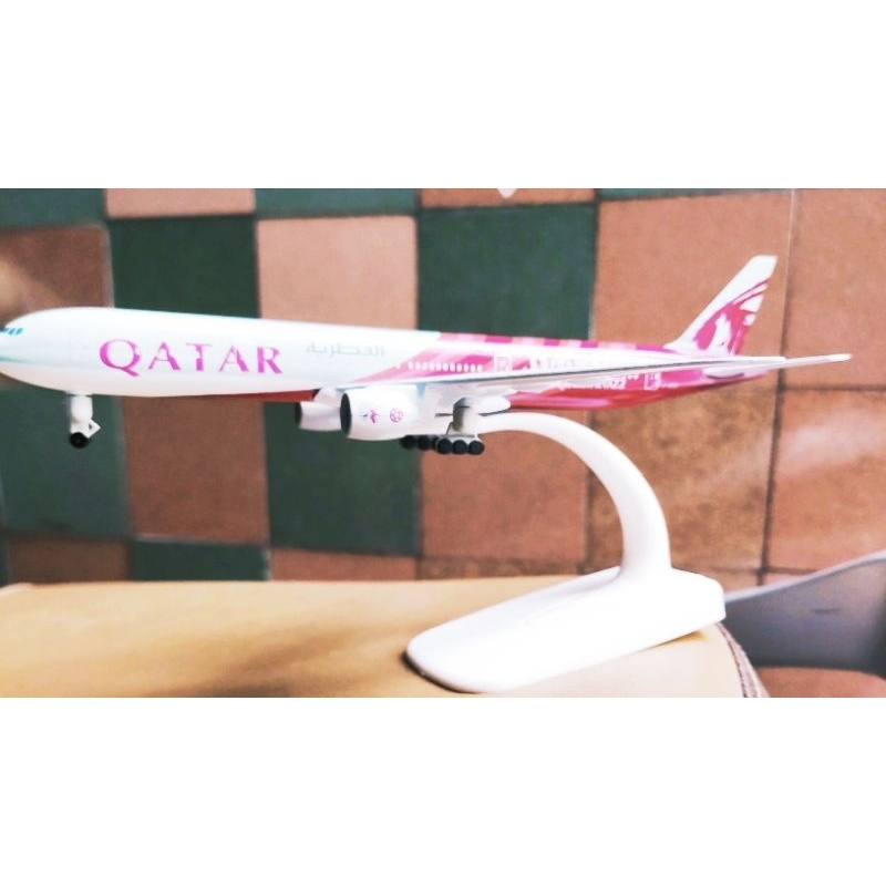 Mô hình máy bay QATAR kim loại 20cm