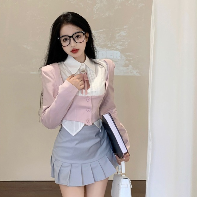 Set bộ tiểu thư màu hồng pastel và chân váy xếp ly lưng cao phong cách preppy ngọt ngào