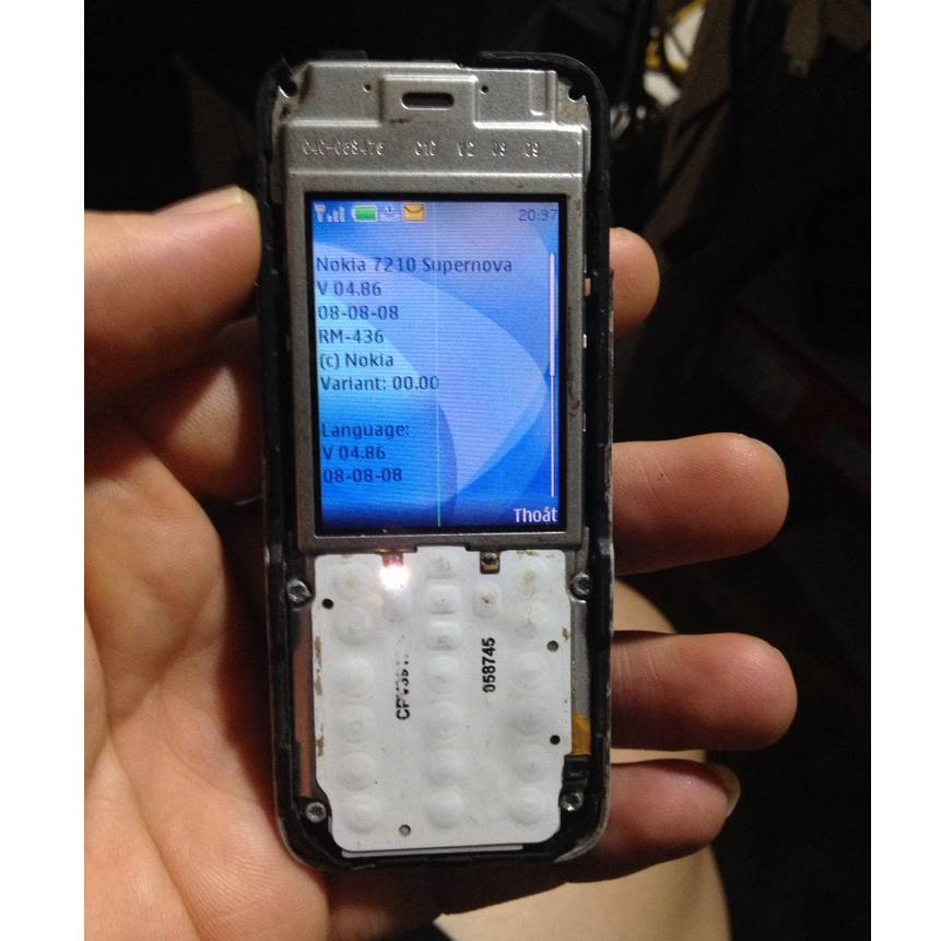 Xác khô NOKIA 7210c trùng imei, màn sọc xấu, sjm sóng , loa trong ngoài còn xài tốt, máy không bin..