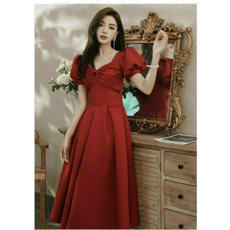 Đầm xòe công sở dự tiệc, cổ tứ giác, tay ngắn phồng, nơ trước ngực, tùng xòe xếp li, dây kéo sau lưng