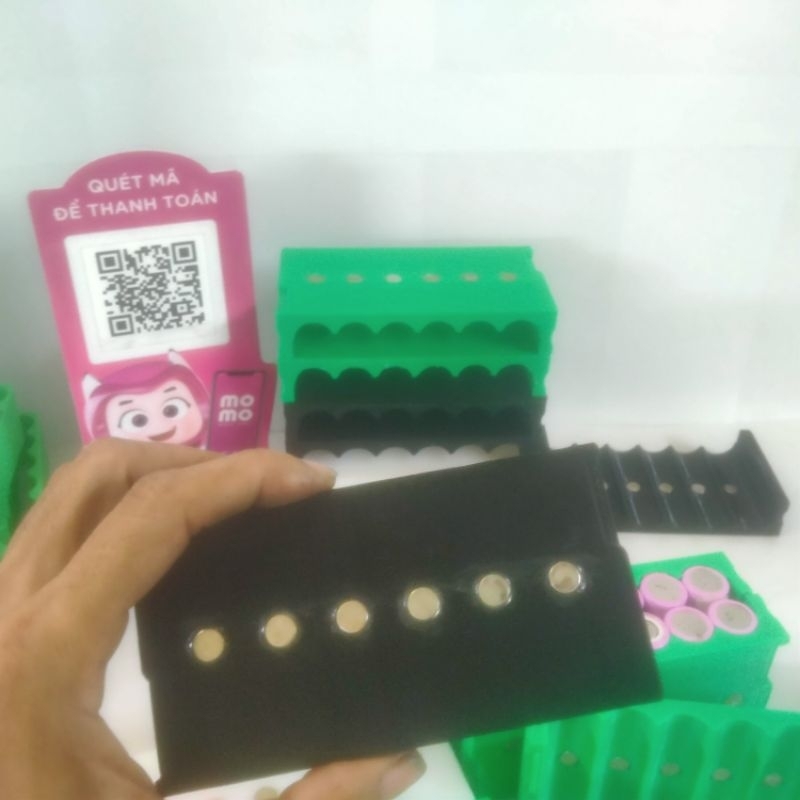 Cữ đóng cell pin 18650 max 6 cell 2p gắn nam châm siêu cường 8ly