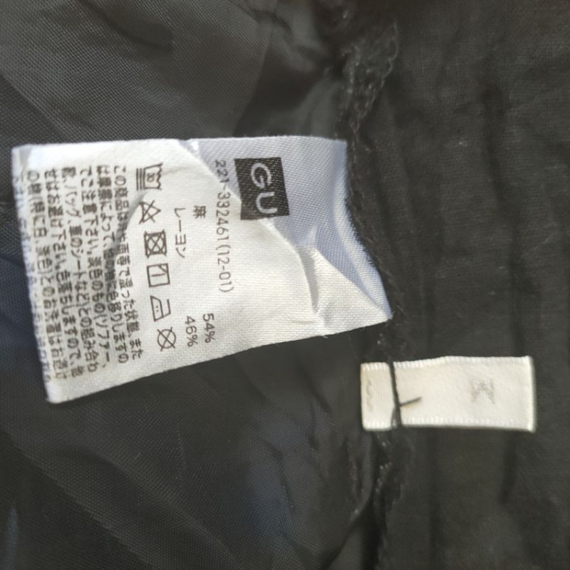 Áo sát nách Seconhand. 2402