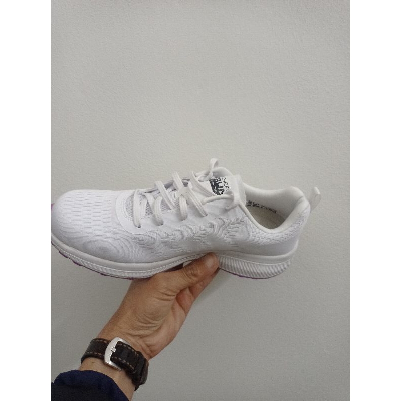 Giày skechers xuất dư