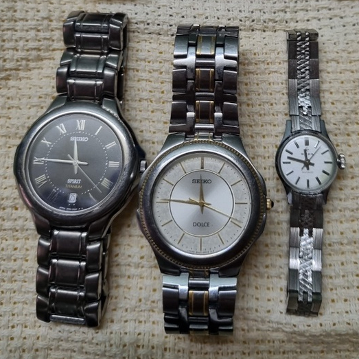 Đồng hồ Unisex nam nữ đẹp - Đồng hồ Nhật Thụy Si Giá Rẻ - Hoạt động bình thường , chưa qua đánh bóng