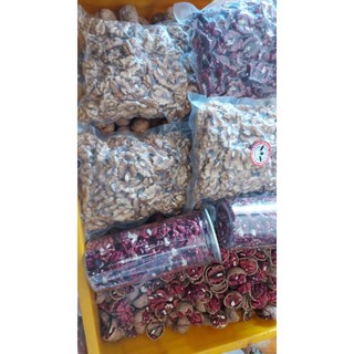 Nhân óc chó đỏ đã tách sạch vỏ