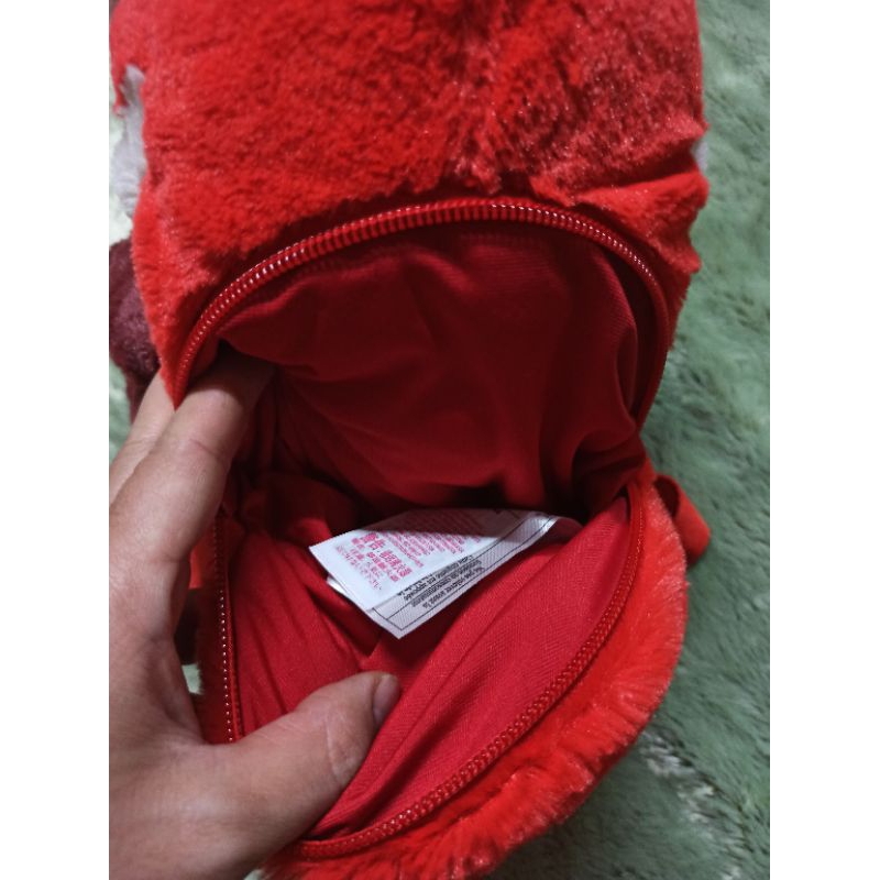 Balo gấu đỏ trong hoạt hình Turning Red