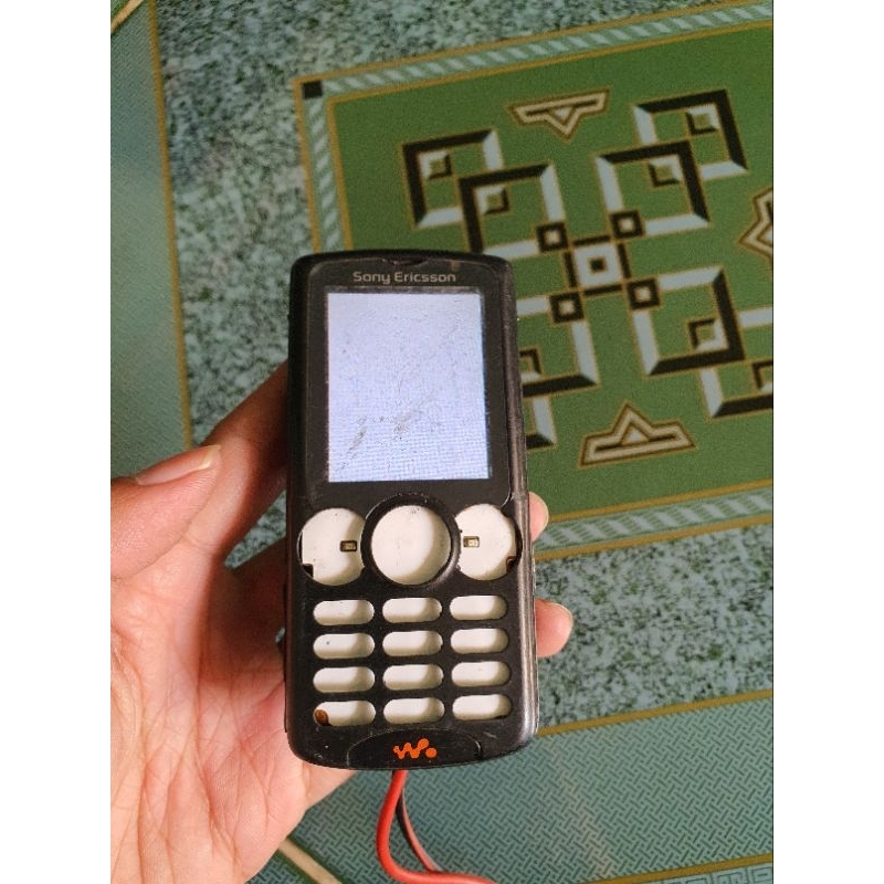 Xác điện thoại Sony Ericsson W810i còn nguồn