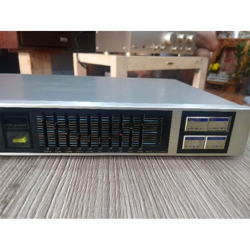 EQ lọc nhạc Victor SEA-33