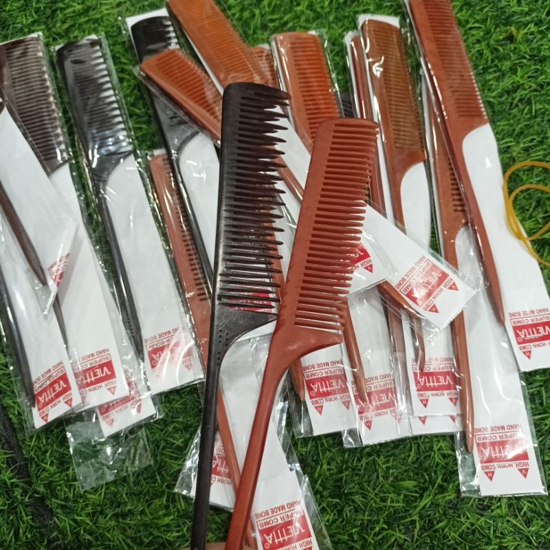 lược gỗ cán nhọn .lược đánh rối .lược chải cán gỗ
