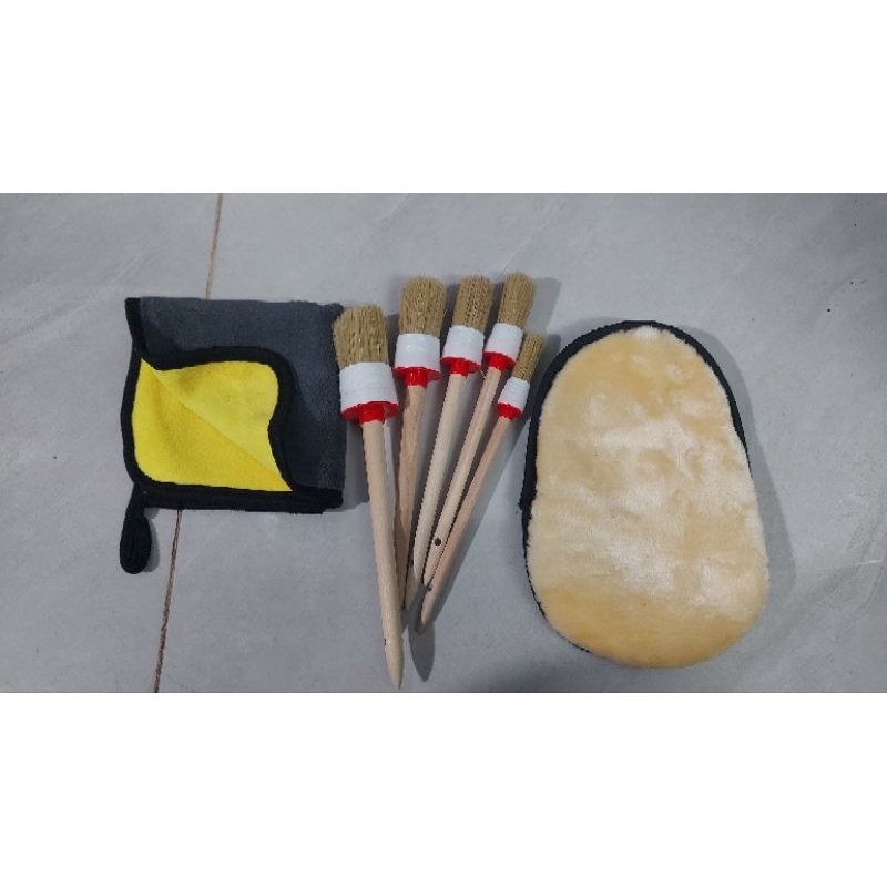 Combo Rữa xe xà bông BZ kèm bộ cọ lông heo khăn lau 2 mặt