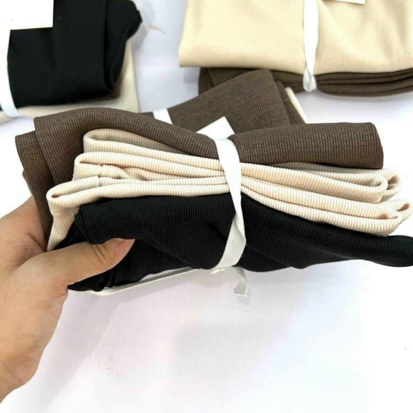 Set 3 quần legging đùi chất thun gân co giãn 4 chiều, quần đùi nữ co giãn nhiều màu Okélla ( 3 màu đen nâu be)