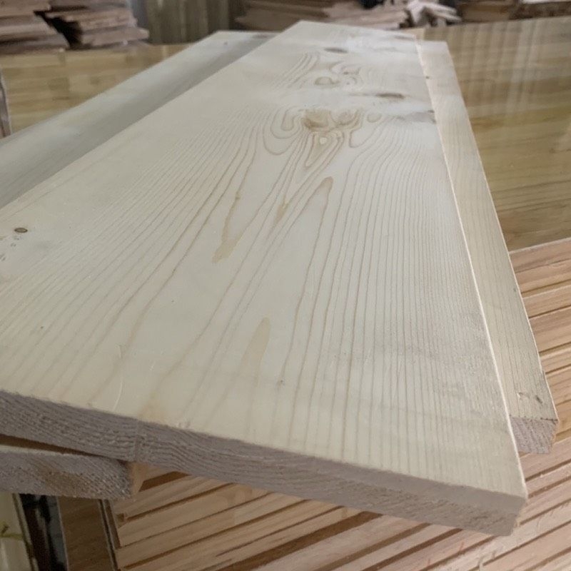Gỗ thông mặt rộng 23 dài 40->1m2 được xử lý các cạnh