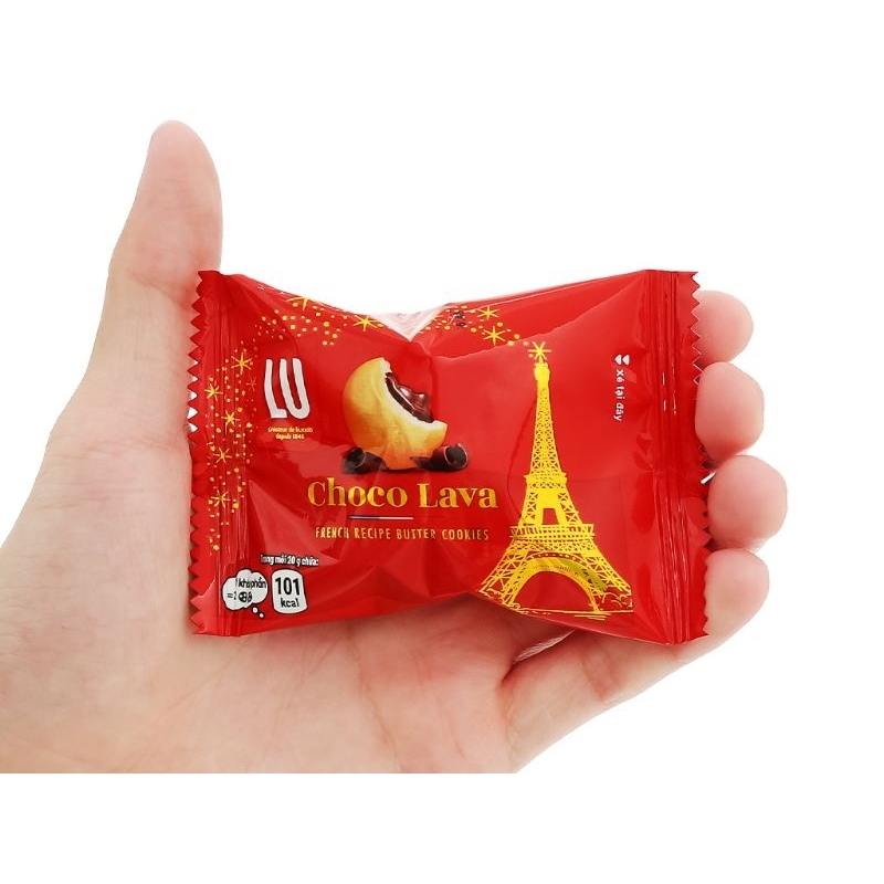 Bánh quy bơ LU nhân socola chảy sánh mịn hộp 120g