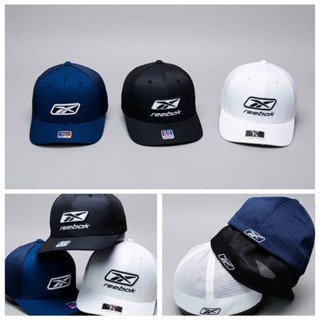 Nón lưỡi trai REEBOK bít đuôi logo chữ nhật màu trắng đen và xanh nổi bật, chất liệu cotton cao cấp, phom cứng cáp