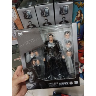 Mô hình Mafex Black Superman (Jack Snyder's Justice League) No.174 có sẵn