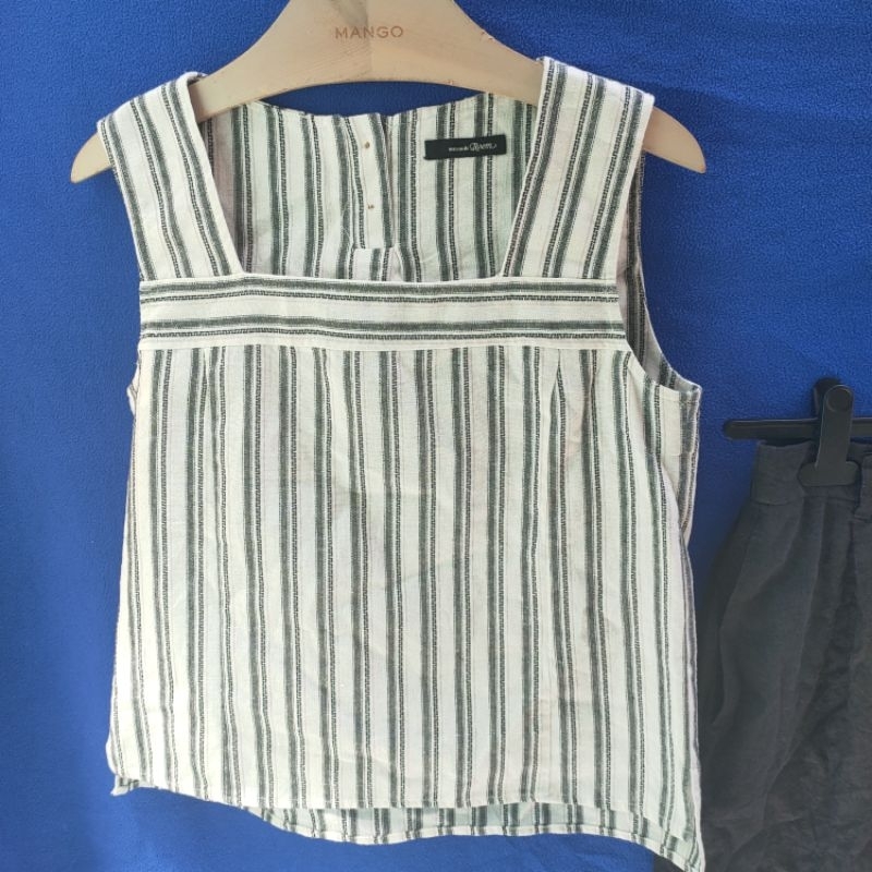 Áo sát nách Seconhand. 2402