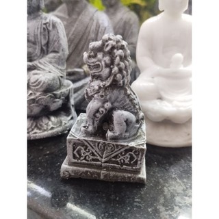 Tượng sư tử giả đá