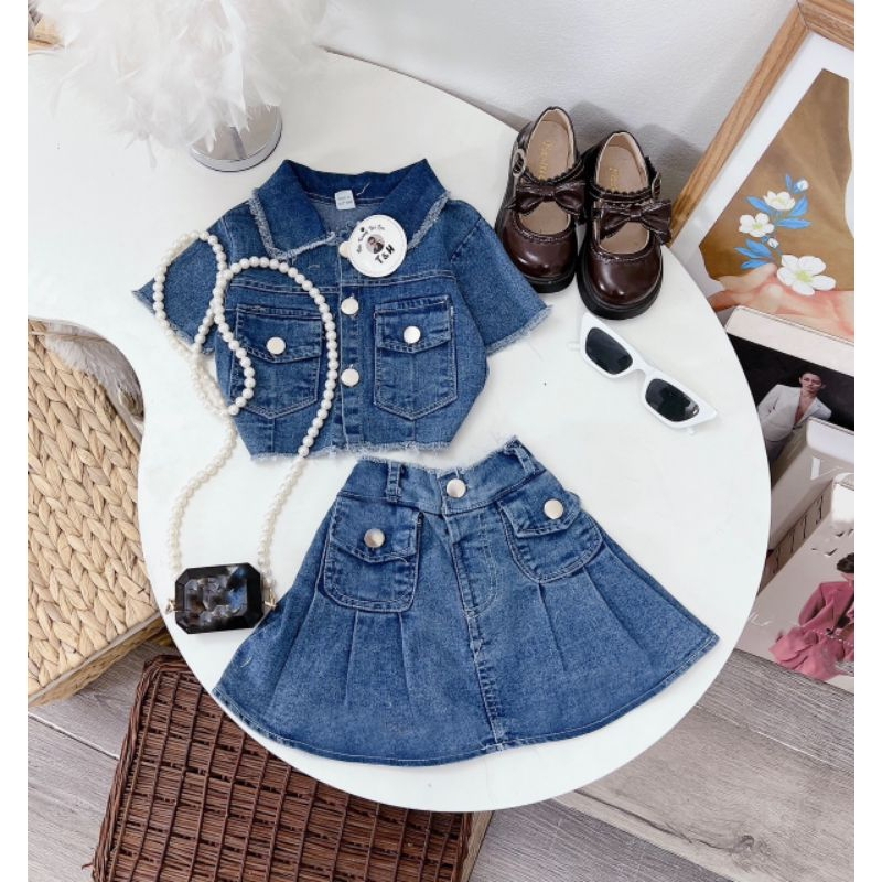 Set áo khoác và chân váy jean phối cổ viền bong tiểu thư bé gái