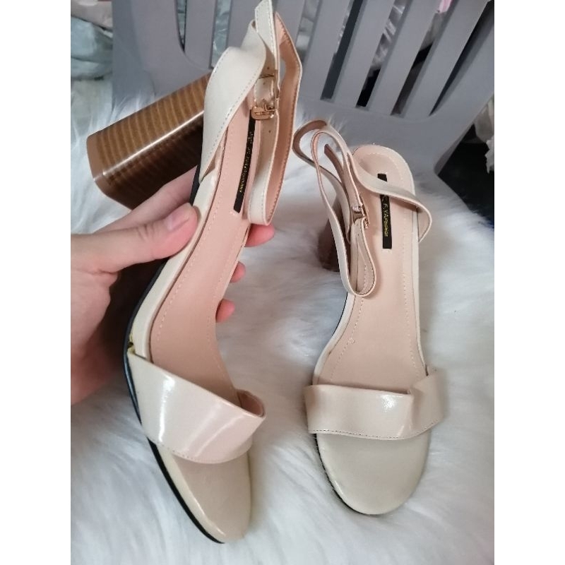 Xả kho giày cao gót nhiều mẫu lẻ size 39