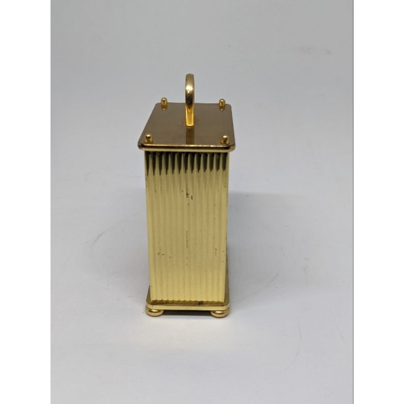 Đồng hồ để bàn có báo thức