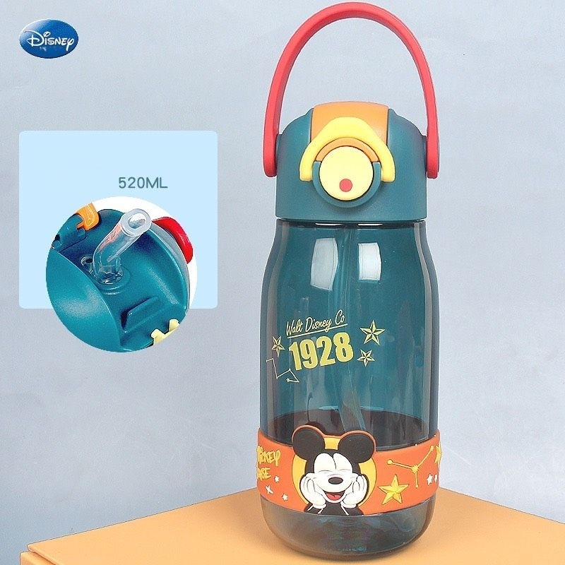 Bình nước cho bé Hãng DISNEY. Có ống hút và tay xách .Dáng bình thon gọn rất đẹp