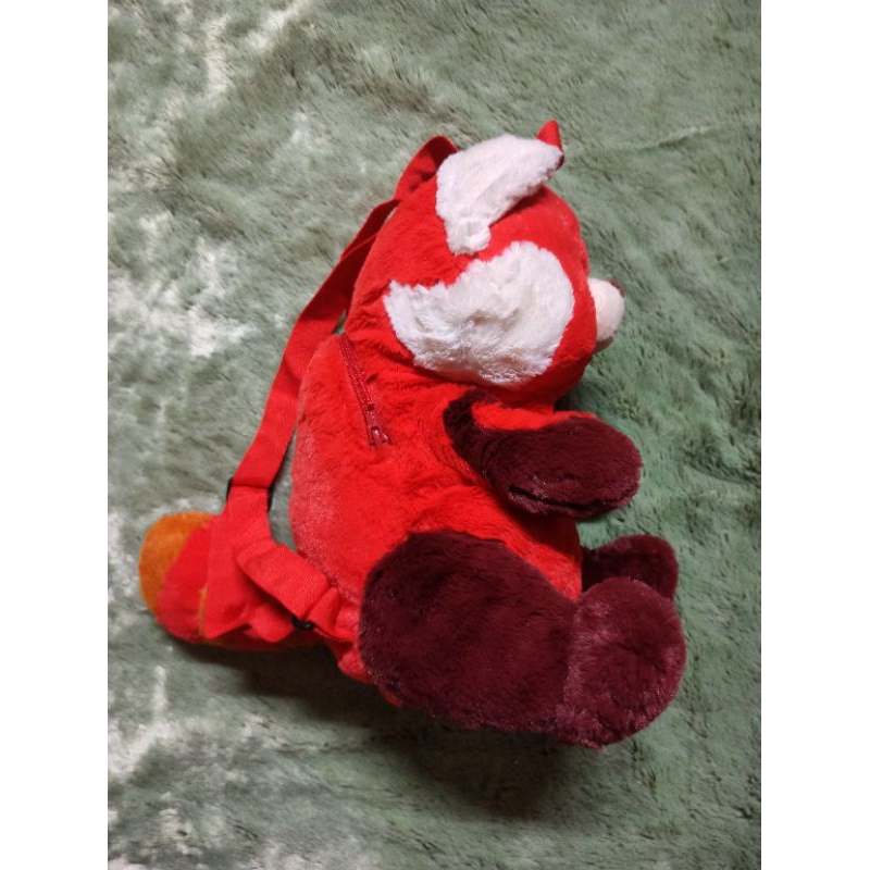 Balo gấu đỏ trong hoạt hình Turning Red