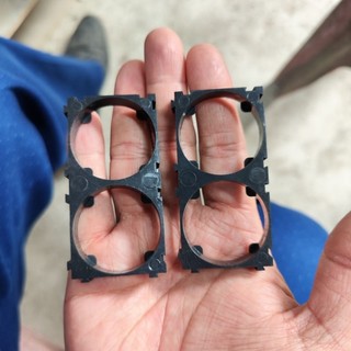 Khung đôi lắp cell 32650, 32700 (1 cái màu đen)