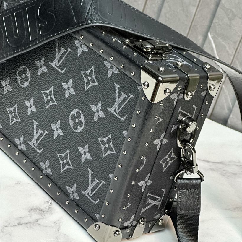Túi đeo chéo Louis Vuitton hộp viền kim loại họa tiết hoa vân fullbox bill thẻ LA on web